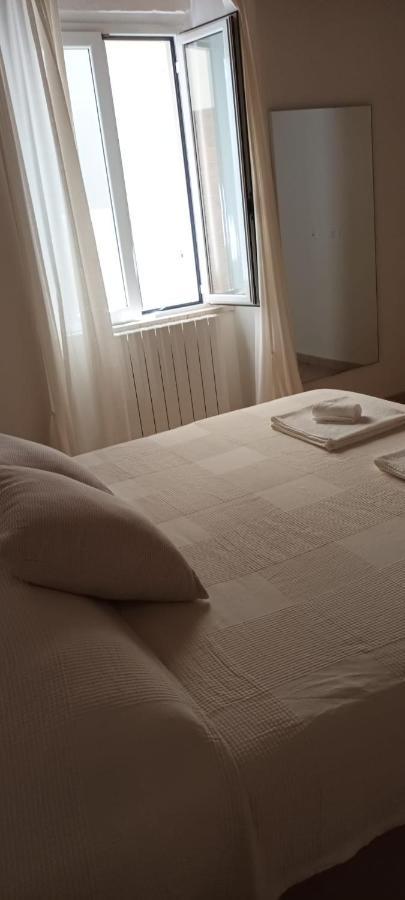 Il Porto Di Ale E Kat Hotel Livorno Bagian luar foto