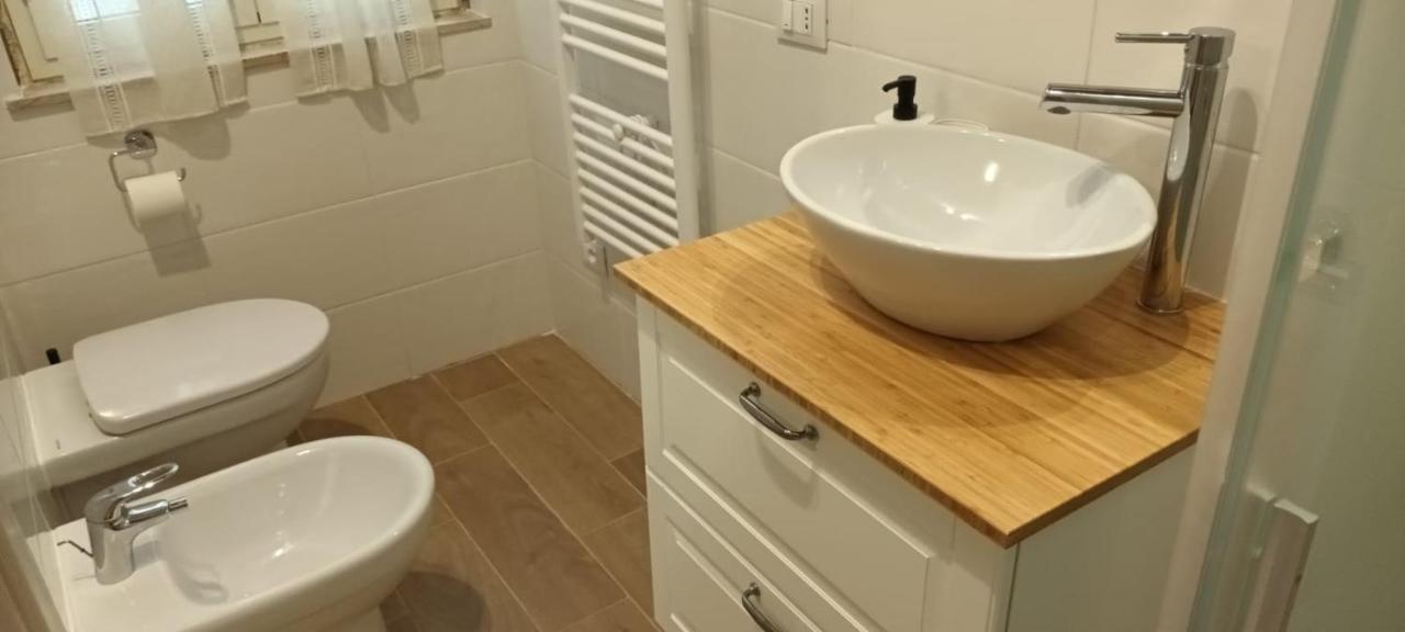 Il Porto Di Ale E Kat Hotel Livorno Bagian luar foto