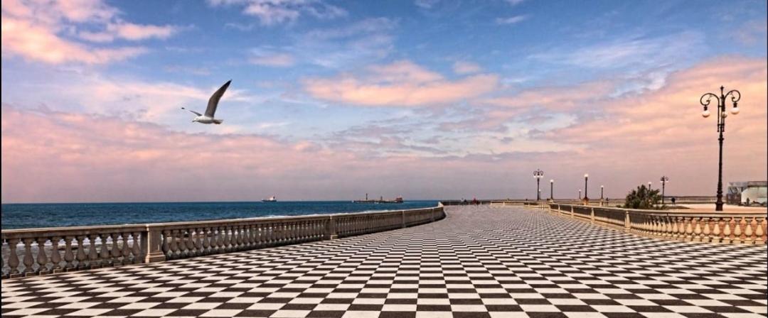 Il Porto Di Ale E Kat Hotel Livorno Bagian luar foto